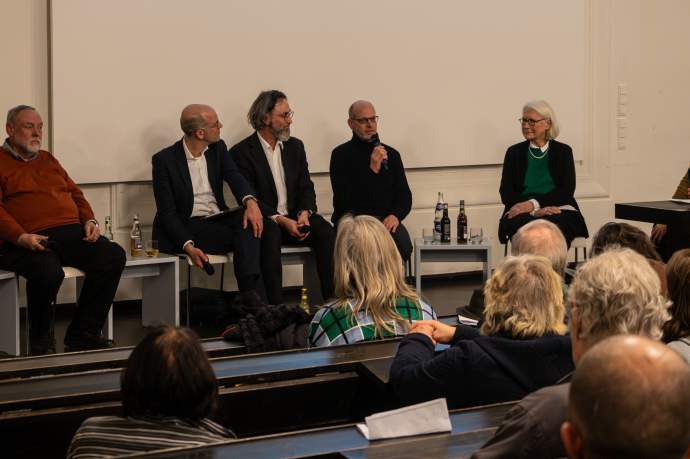 F&uuml;hrung, Vortr&auml;ge und Diskussion: &bdquo;Wachsende Stadt &ndash; schrumpfender Park II"
