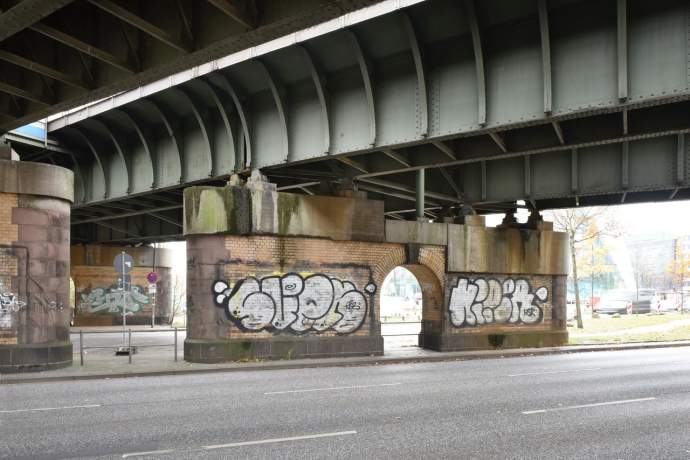 Historische Br&uuml;cke Anckelmannplatz wird abgerissen