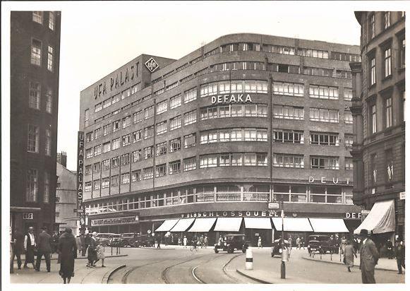 Postkarte mit historischer Stra&szlig;enansicht, Quelle unbekannt