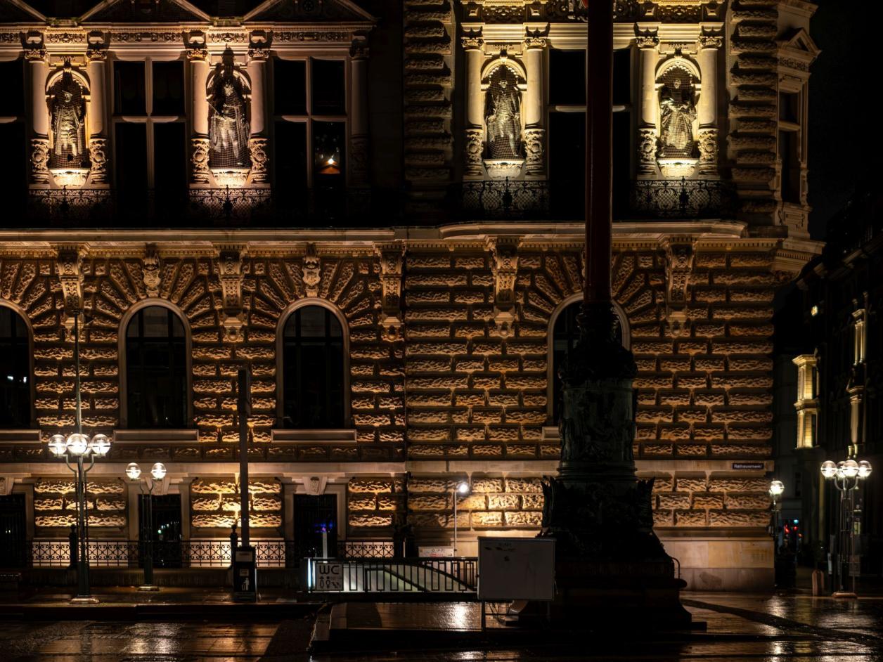 Abendlicher Rundgang zu Lichtern der Innenstadt