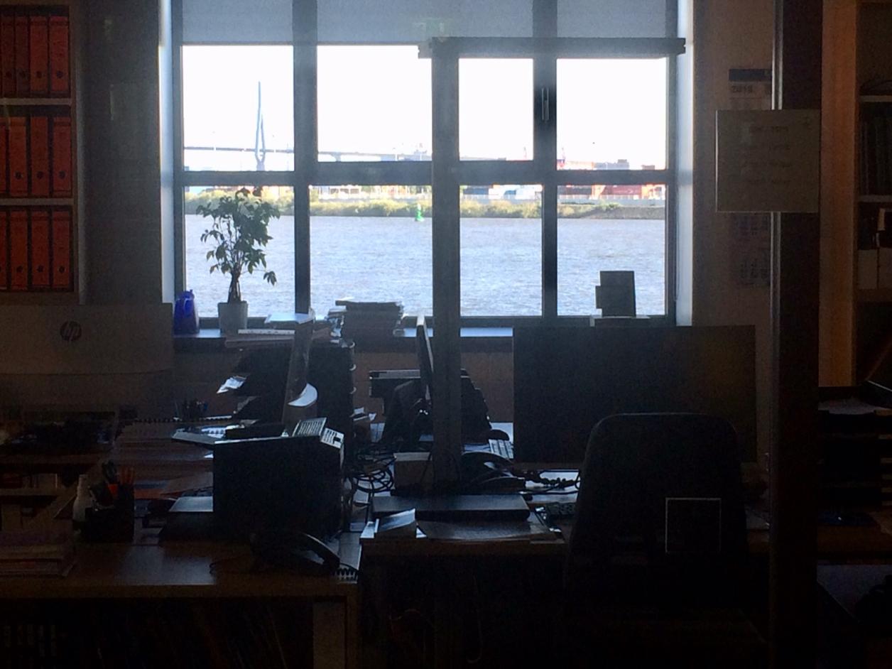 Büro mit Elbblick, Foto: Kristina Sassenscheidt
