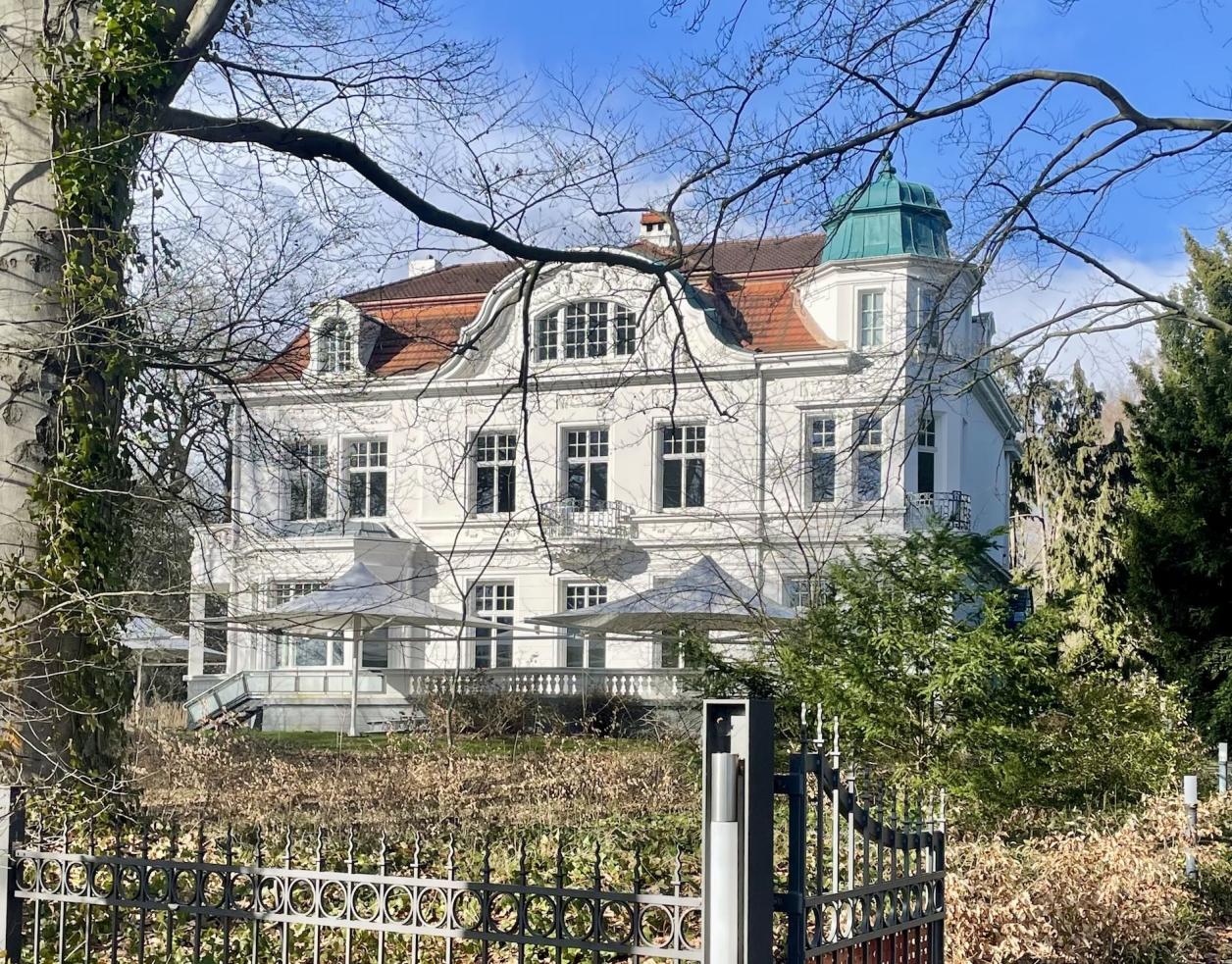 Besichtigung: VILLA E362