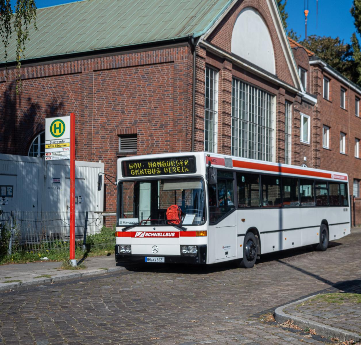 Fahrt mit dem historischen Omnibus, Foto: Heinz Brossolat