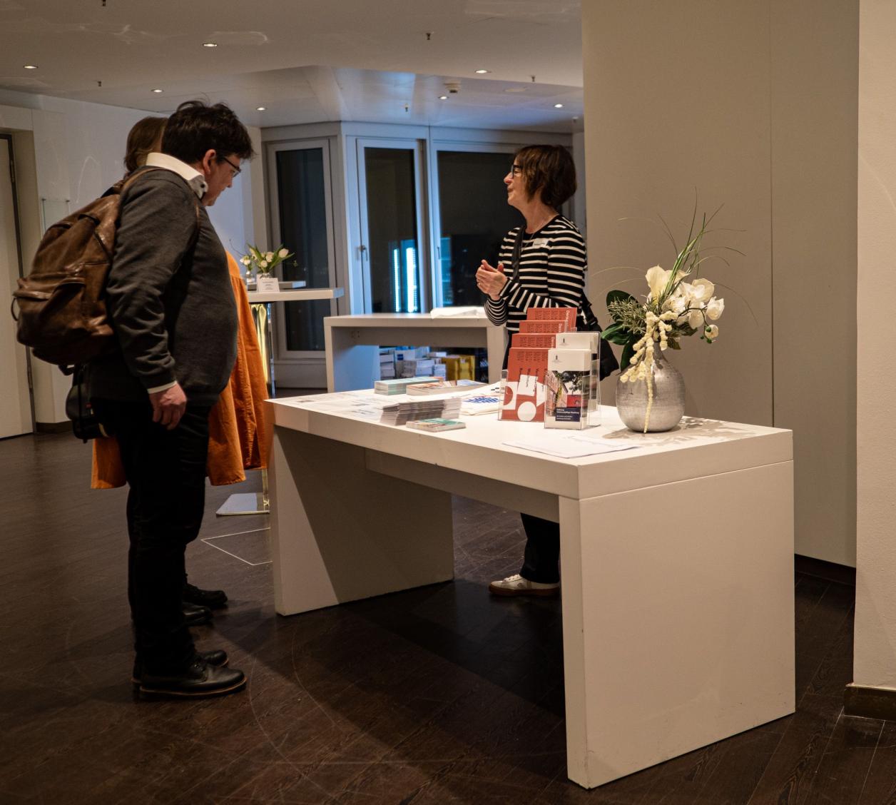 Infostand des Veranstaltungskollektivs, Foto: Heinz Brossolat