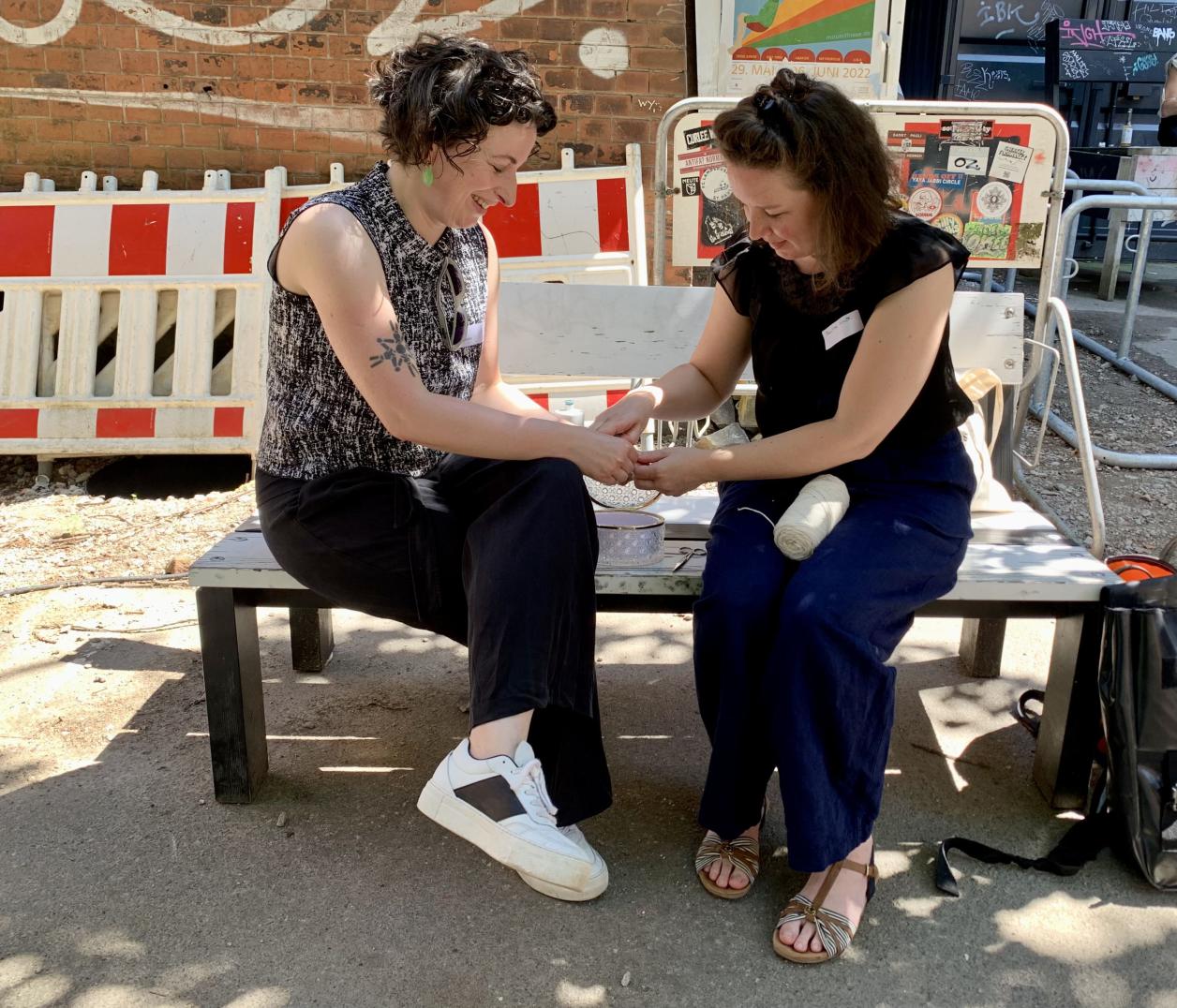 Vorbereitung des "Fragenglases", Foto: Denkmalverein