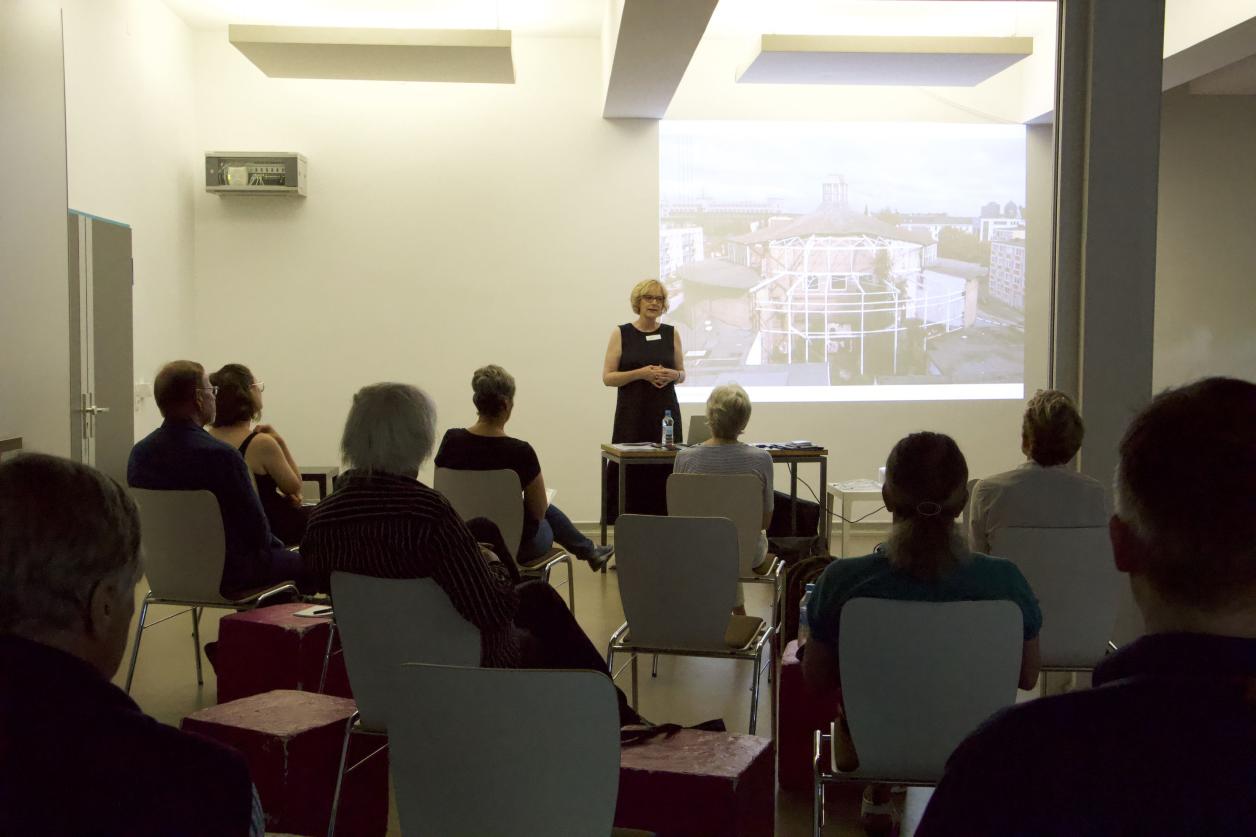 Session "Archivrecherche in Hamburg" mit Dr. Anke Rees, Foto: Denkmalverein