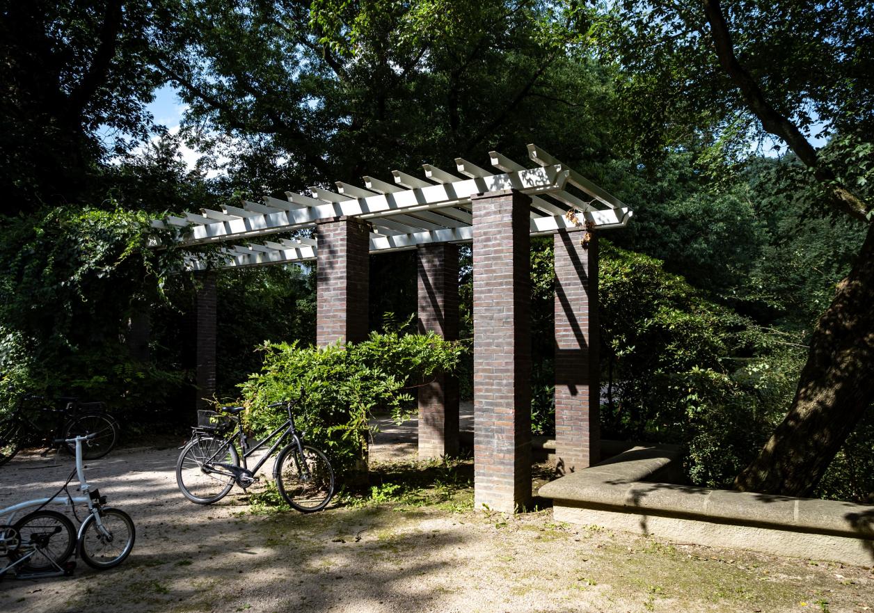 Pergola historischer Eingang Marmstorfer Straße, Foto: Heinz Brossolat