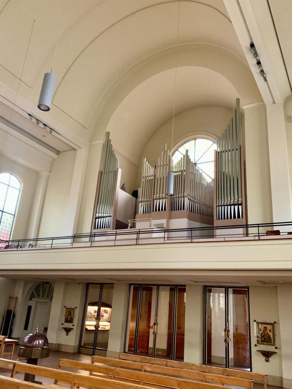 Orgel und Innenraum am Tag, Foto: Kristina Sassenscheidt