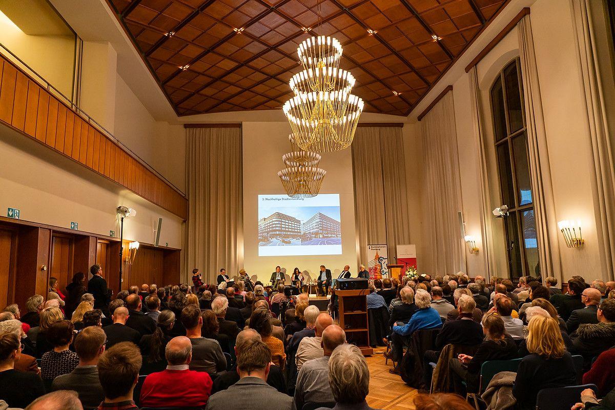 Diskussion: "Wem gehört das Stadtbild?"