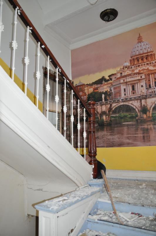 Das Treppenhaus der Fabrikantenvilla kurz vor ihrem Abriss 2023, Foto: Tobias Posadowsky