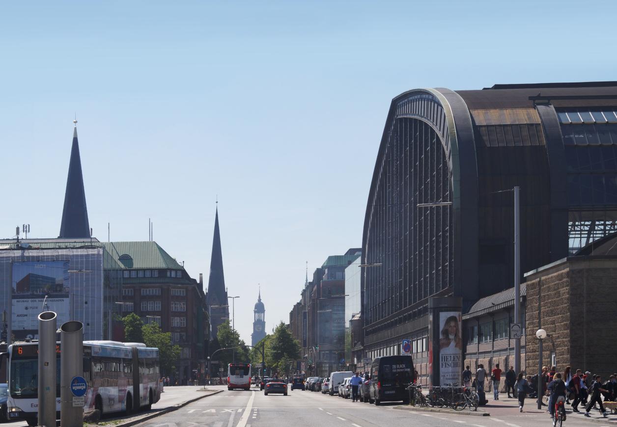 Sichtachse vom Hauptbahnhof Richtung St. Michaelis, Foto: Antipas Papageorgiou