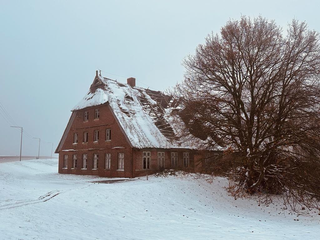 Bauernhaus in den Vier- und Marschlanden verfällt