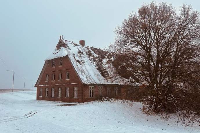 Bauernhaus in den Vier- und Marschlanden verfällt