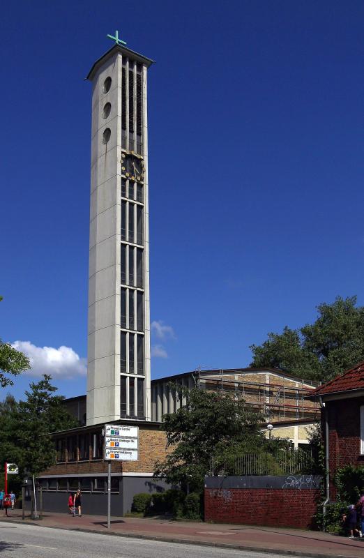 Inzwischen abgerissener Turm von St. Johannis Harburg, Foto: Dirtsc CC by SA-3