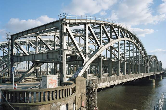 Gefährdete Wahrzeichen: Freihafen-Elbbrücke und Norderelbbrücke