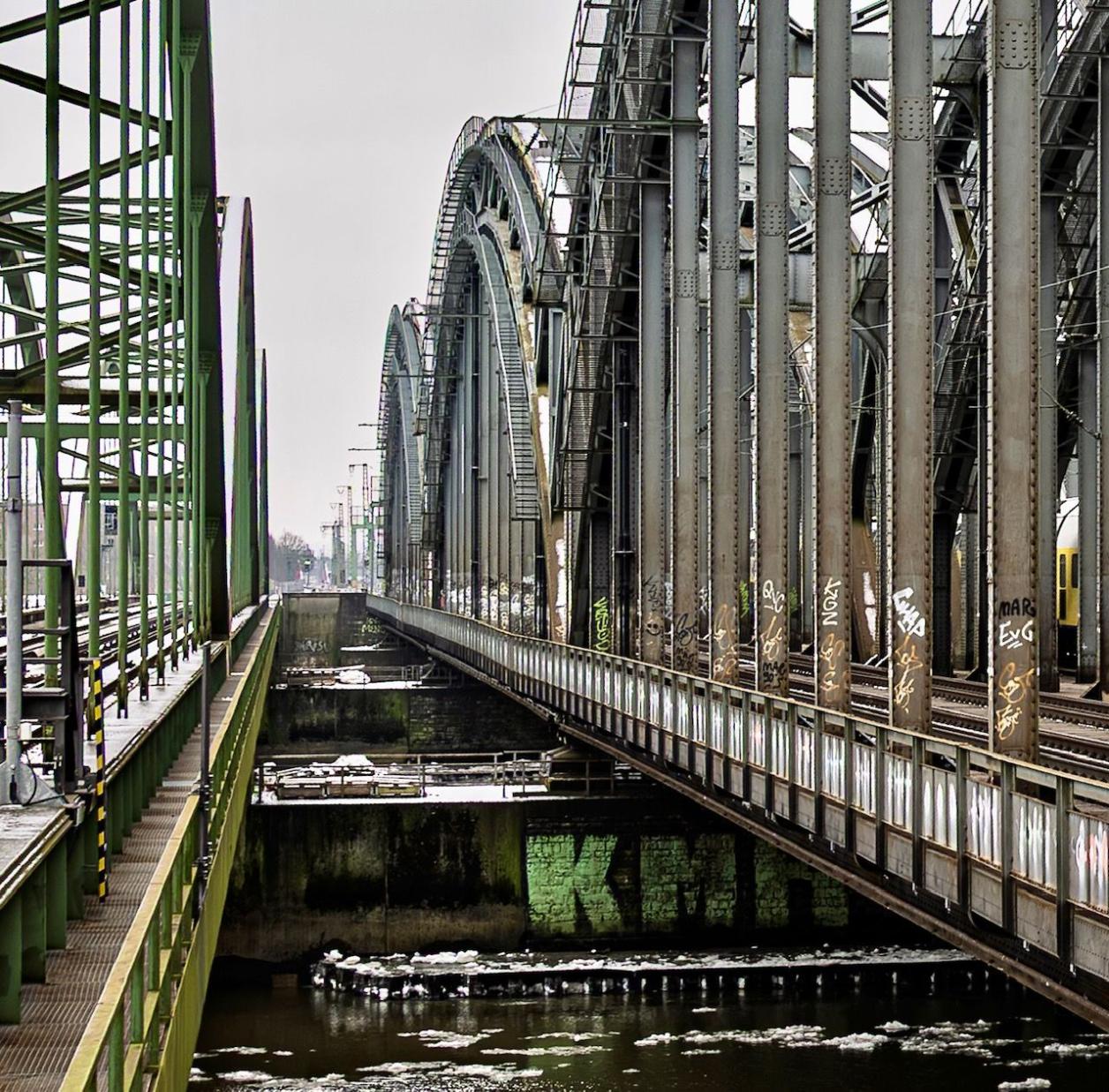 Norderelbbr&uuml;cke (rechts) im Januar 2025, Foto: Heinz Brossolat