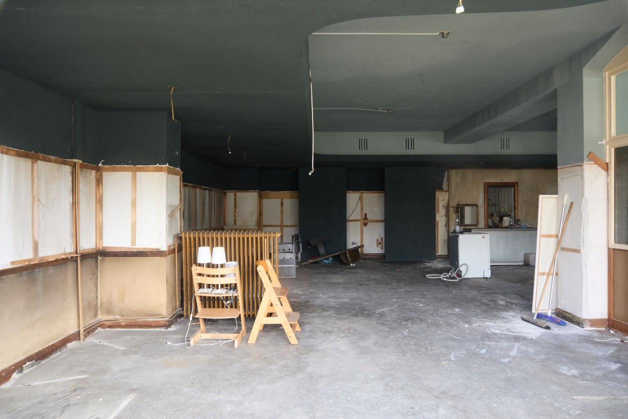 Zustand M&auml;rz 2026, ohne historische Wandverkleidung, Foto: Kolja Schoepe