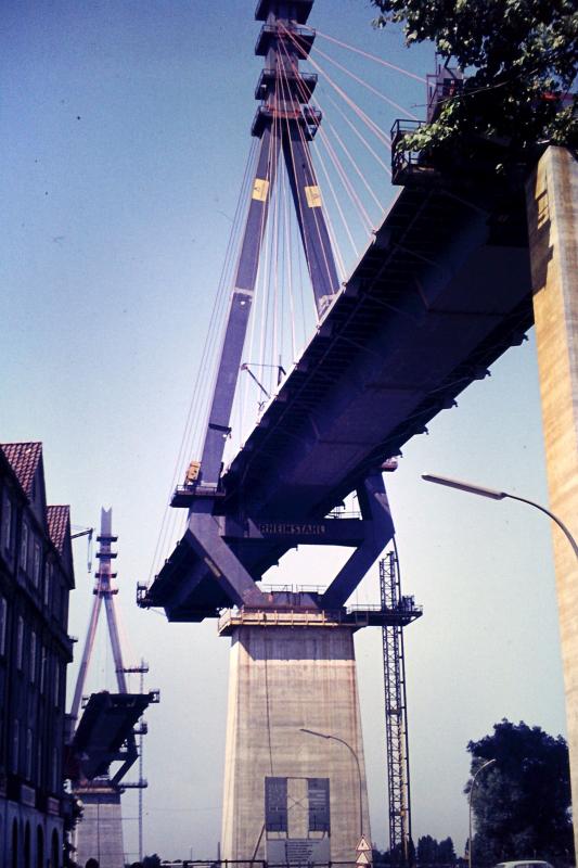 Die Brücke kurz vor ihrer Fertigstellung 1974, Foto: Birgit Heinemann