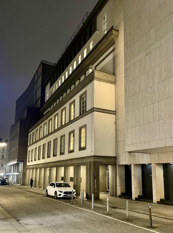 Seitenfassaden mit Bühnentrakt aus den 1920er Jahren von Distel & Grubitz, Foto: Kristina Sassenscheidt