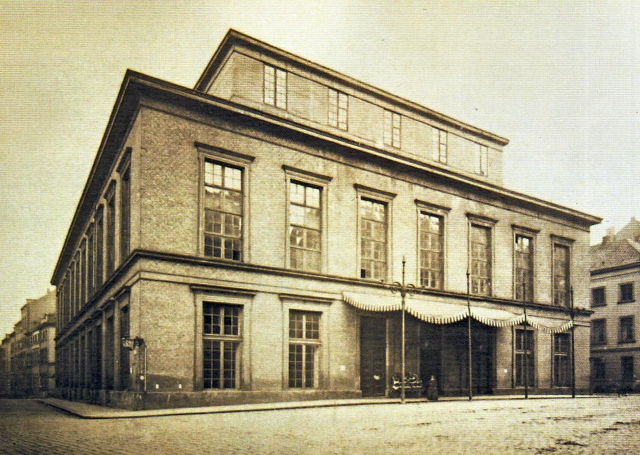 Vorgängerbau aus dem Jahr 1827, fotografiert 1865, Quelle unbekannt