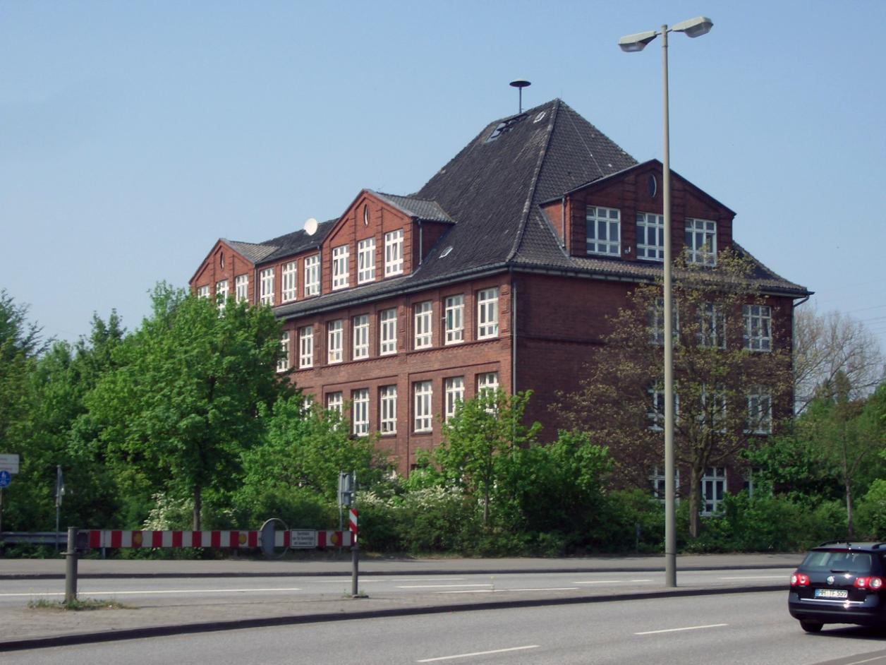 Verfall im Hafen: Schule Neuhof