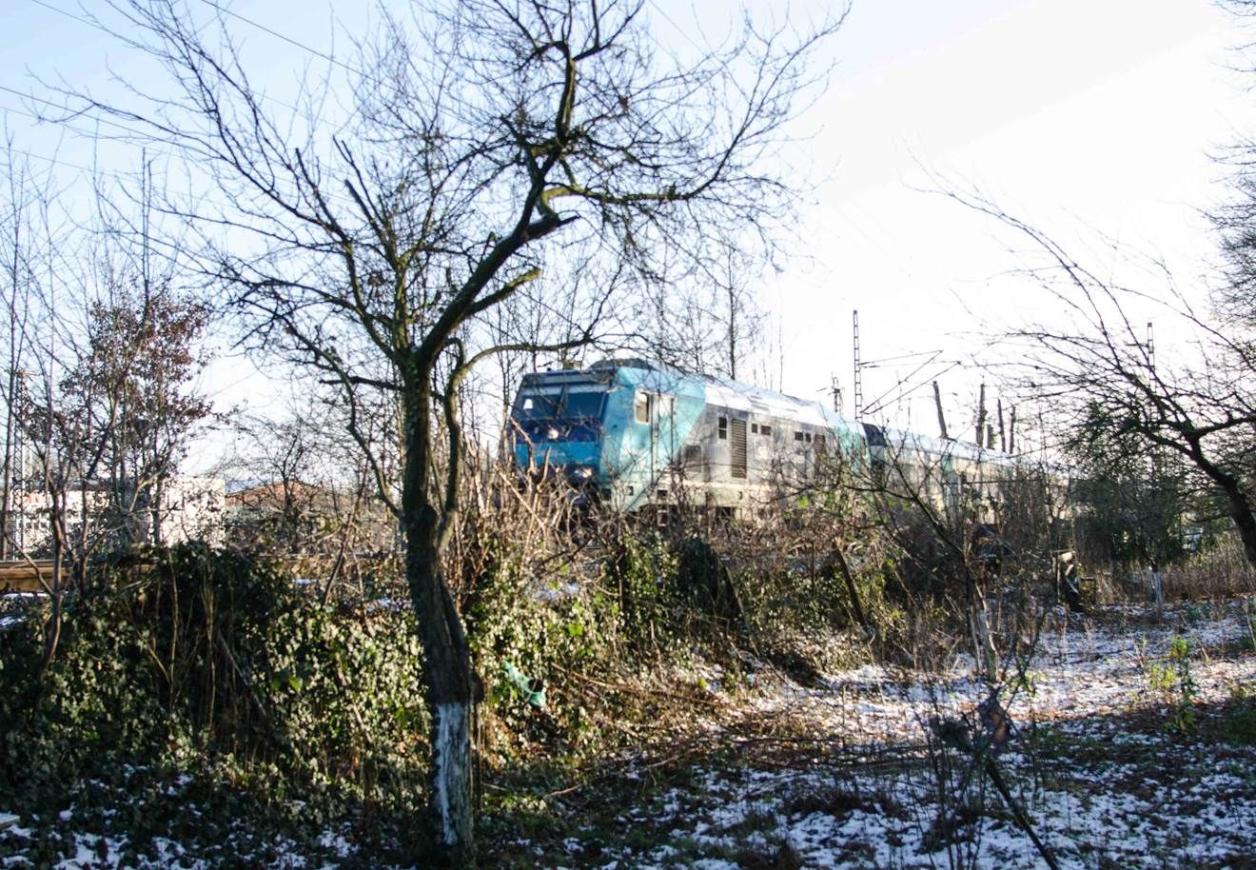 Bahnstrecke neben dem Friedhof, 2019, Foto: Kirsten Petersen