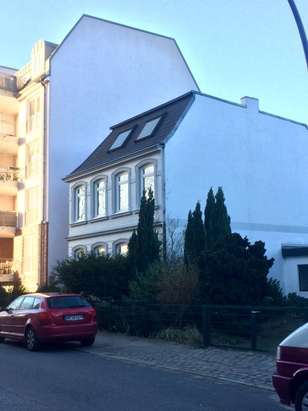 Inzwischen abgerissenes Gründerzeithaus Isebekstraße, März 2019, Foto: Kristina Sassenscheidt