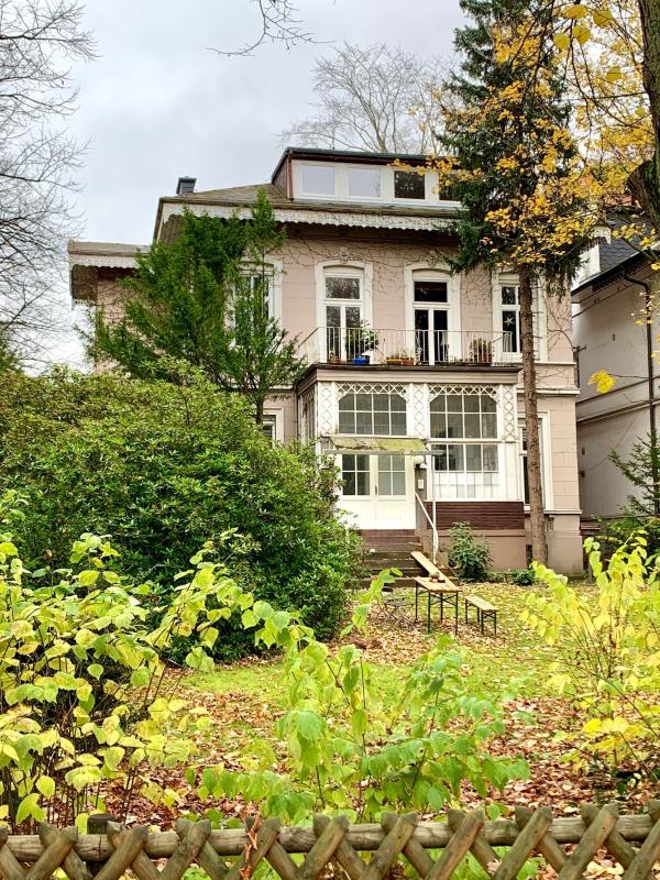 Die Villa von der Herbert-Weichmann-Straße aus, Foto: Kristina Sassenscheidt