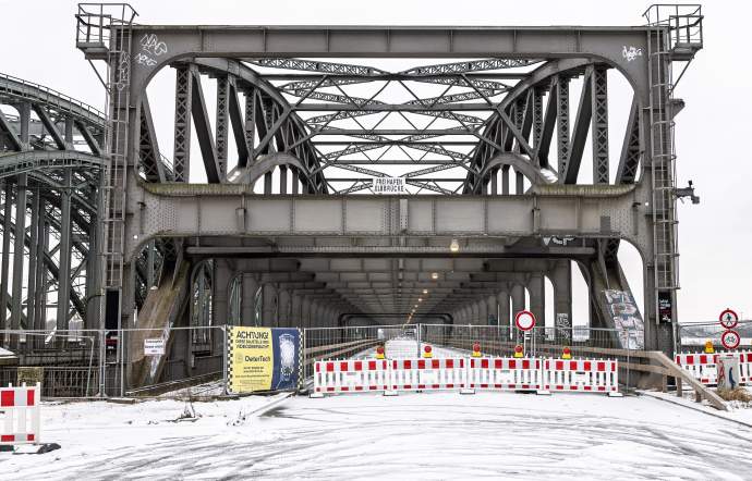 Elbbr&uuml;cken werden ersetzt: Denkmalsch&uuml;tzer sehen Hamburgs Wahrzeichen in Gefahr