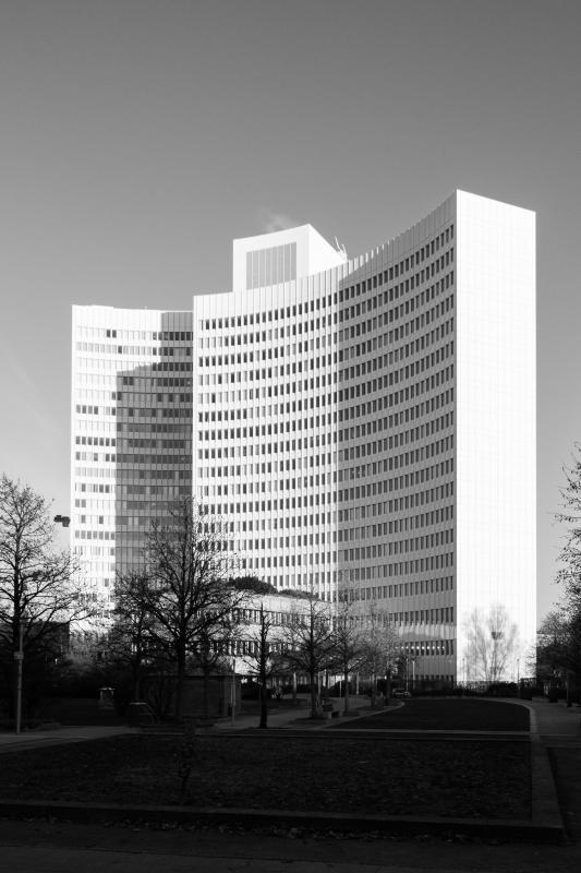 "Der Weiße Riese": Euler-Hermes-Hochhaus